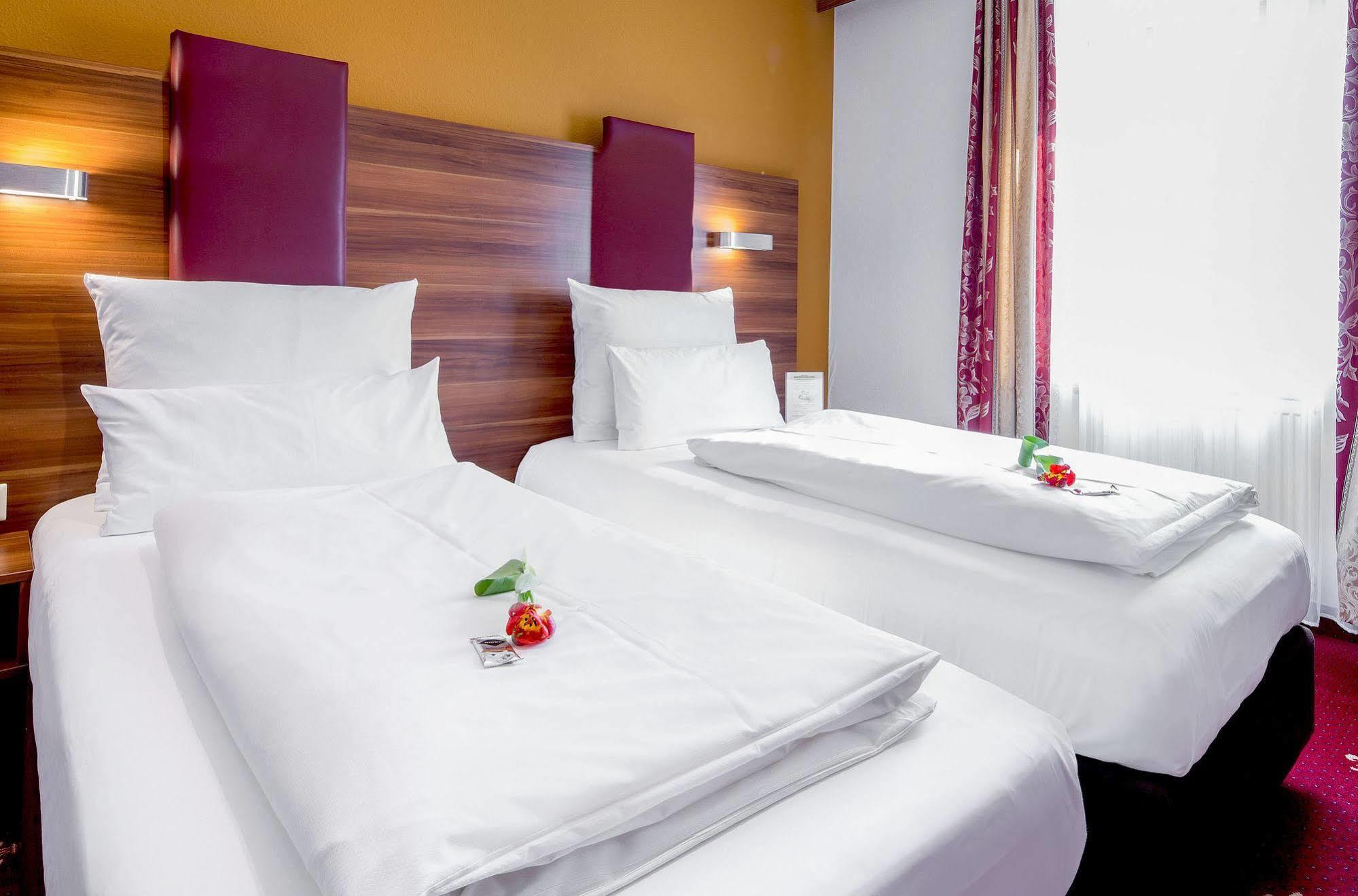 Tiptop Hotel Burgschmiet Garni Nuremberg Exterior photo