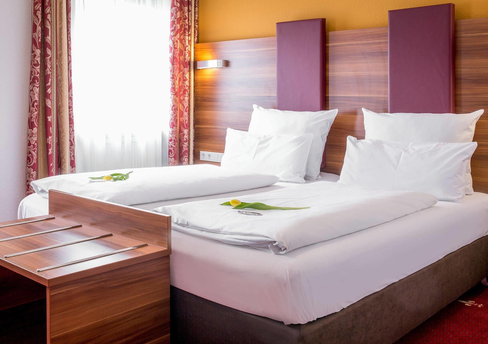 Tiptop Hotel Burgschmiet Garni Nuremberg Exterior photo