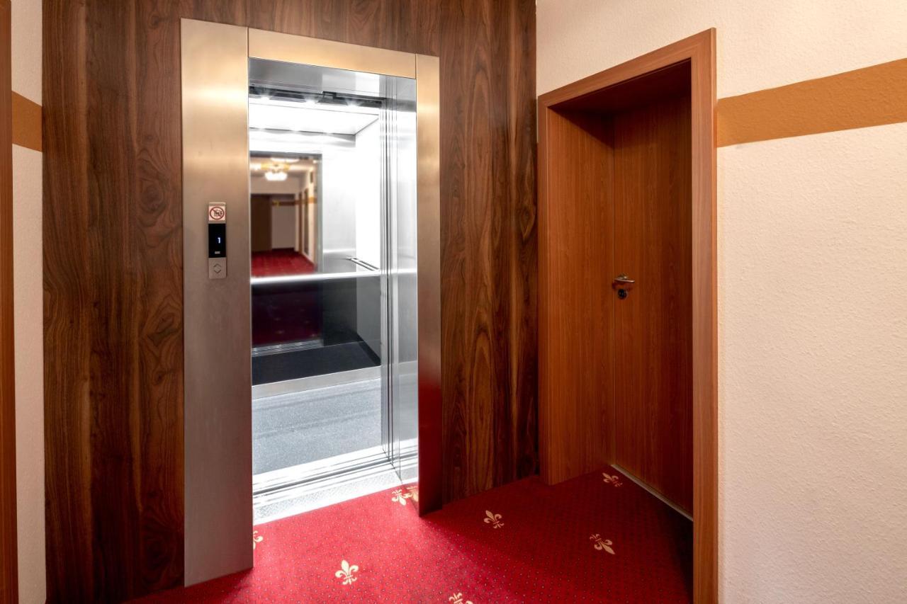 Tiptop Hotel Burgschmiet Garni Nuremberg Exterior photo